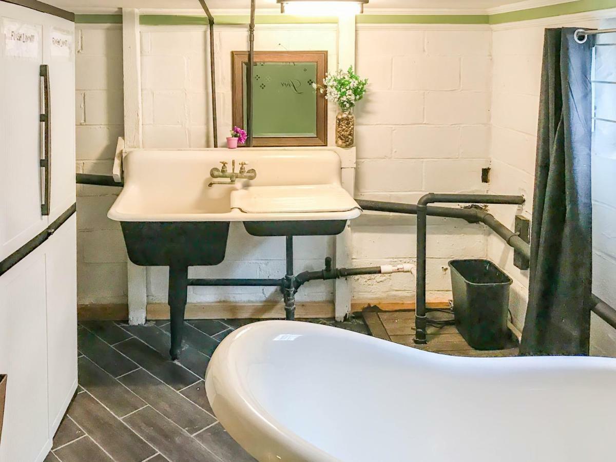 Co-Ed Dorm With Fantastic Patio! Apartment Ewing Екстериор снимка